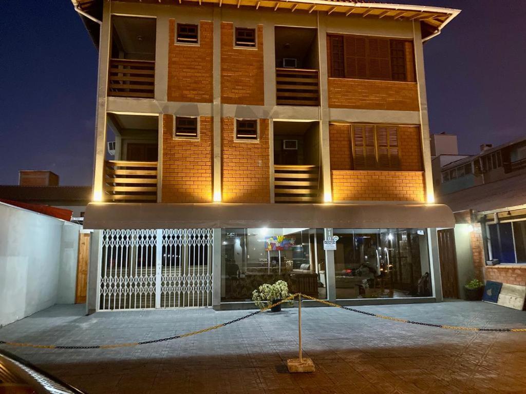 Milton Leite Suite Governador Celso Ramos Exterior foto